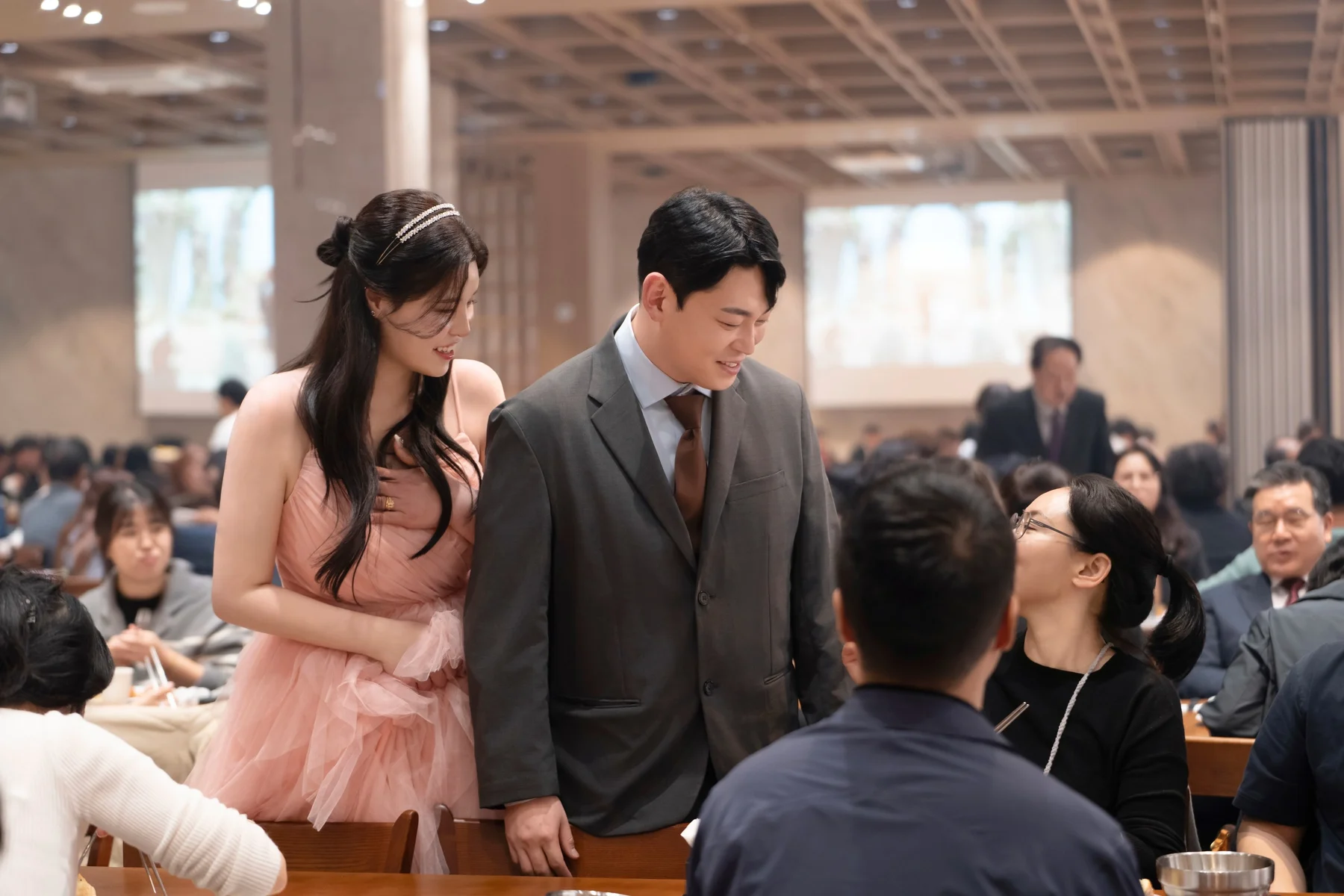 대전 라도무스 · 웨딩 스냅 · 흰 아치 사진 5