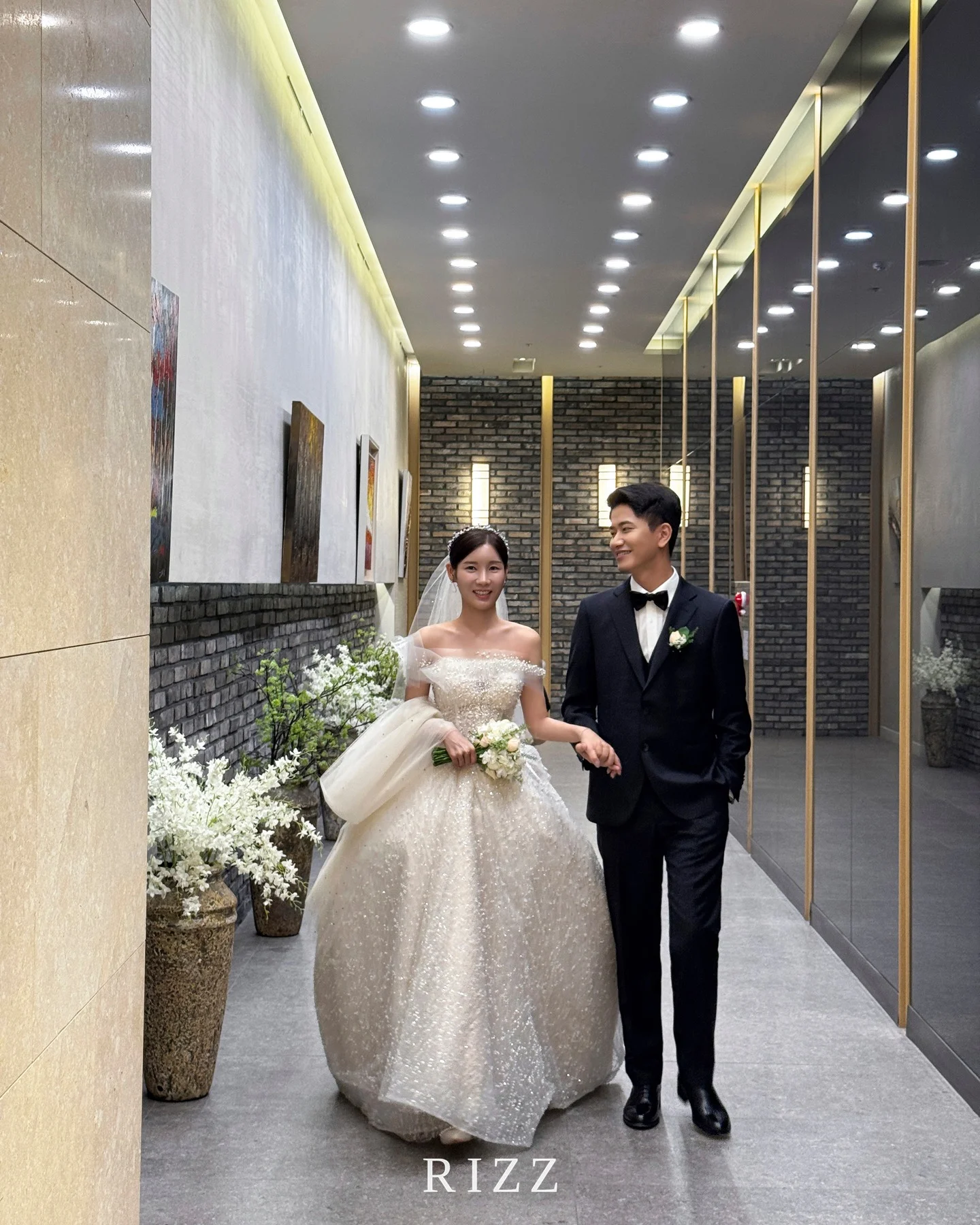 대전 라도무스 · iPhone 스냅 · 금빛 공간 사진 2